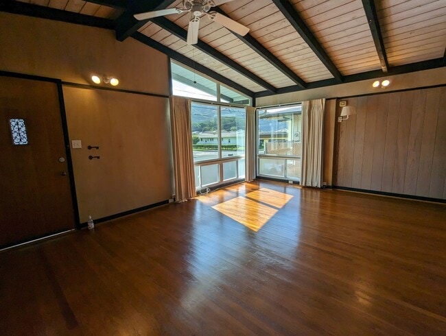 Building Photo - Vintage Upper Manoa 3 bed 2.5 Bath home