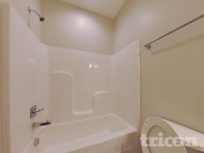 Building Photo - 121 Hickory Sta Ln