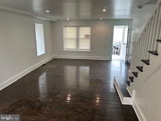 Building Photo - 264 Maple Ave