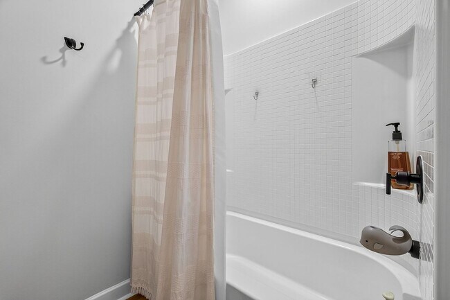 Building Photo - 3177 Safe Harbor Way