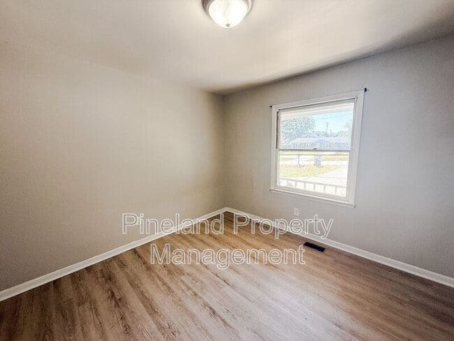 Building Photo - 1176 Andrews Rd
