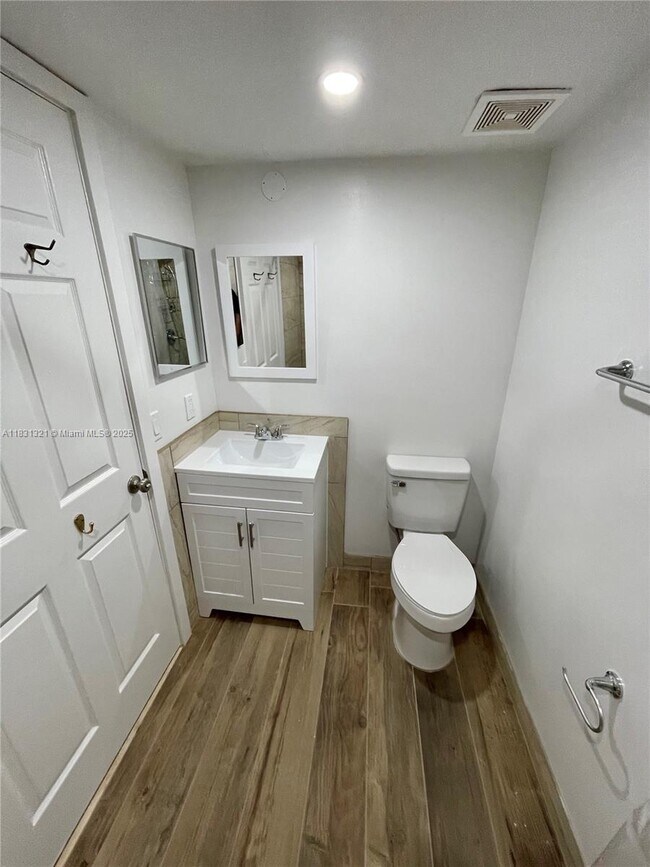 Building Photo - 1280 S Alhambra Cir