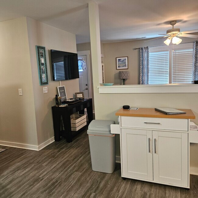 Building Photo - 608 Albemarle Rd