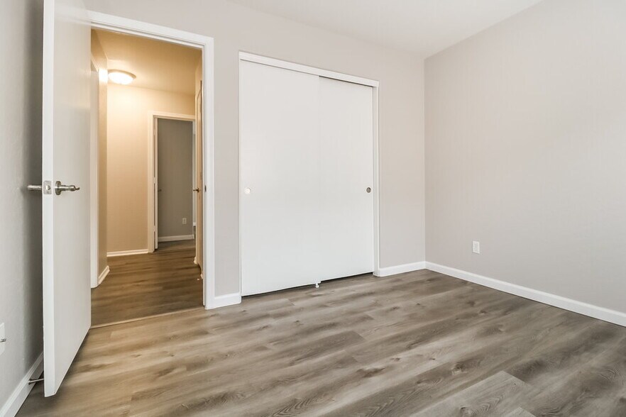 Building Photo - 12317 W Rosewood Dr