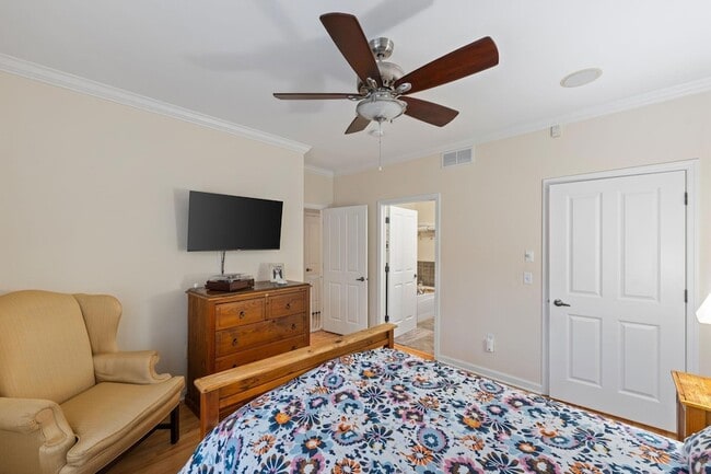 Building Photo - 1008 Portland Ave