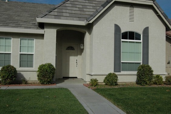 Building Photo - Spacious 3 Bed / 2 Bath Home – Over 2,000 Sq Ft