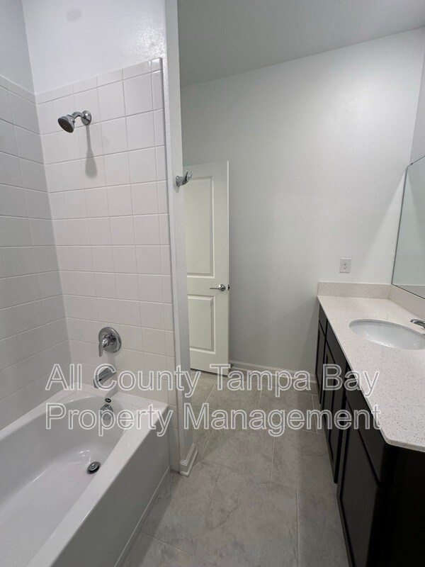 Building Photo - 220 Pershing St