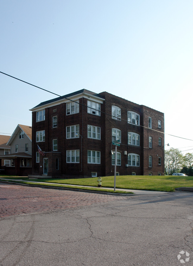 Building Photo - Excelsior Apartments