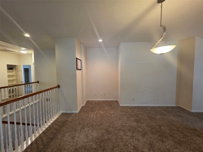 Building Photo - 2715 Riverhollow Ln