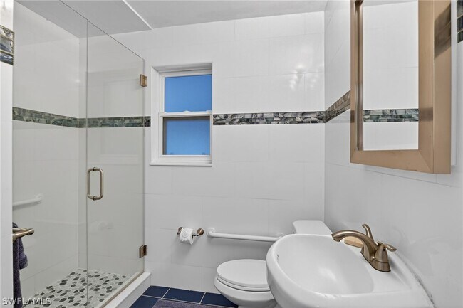 Building Photo - 1189 6th Ln N