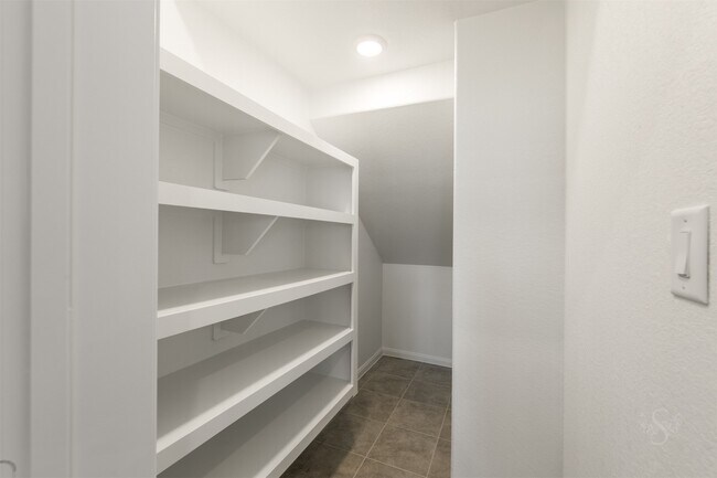 Building Photo - 1524 Beach Oak Dr