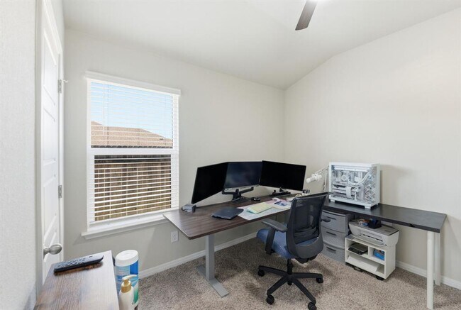 Building Photo - 17800 Fairbridge Ln