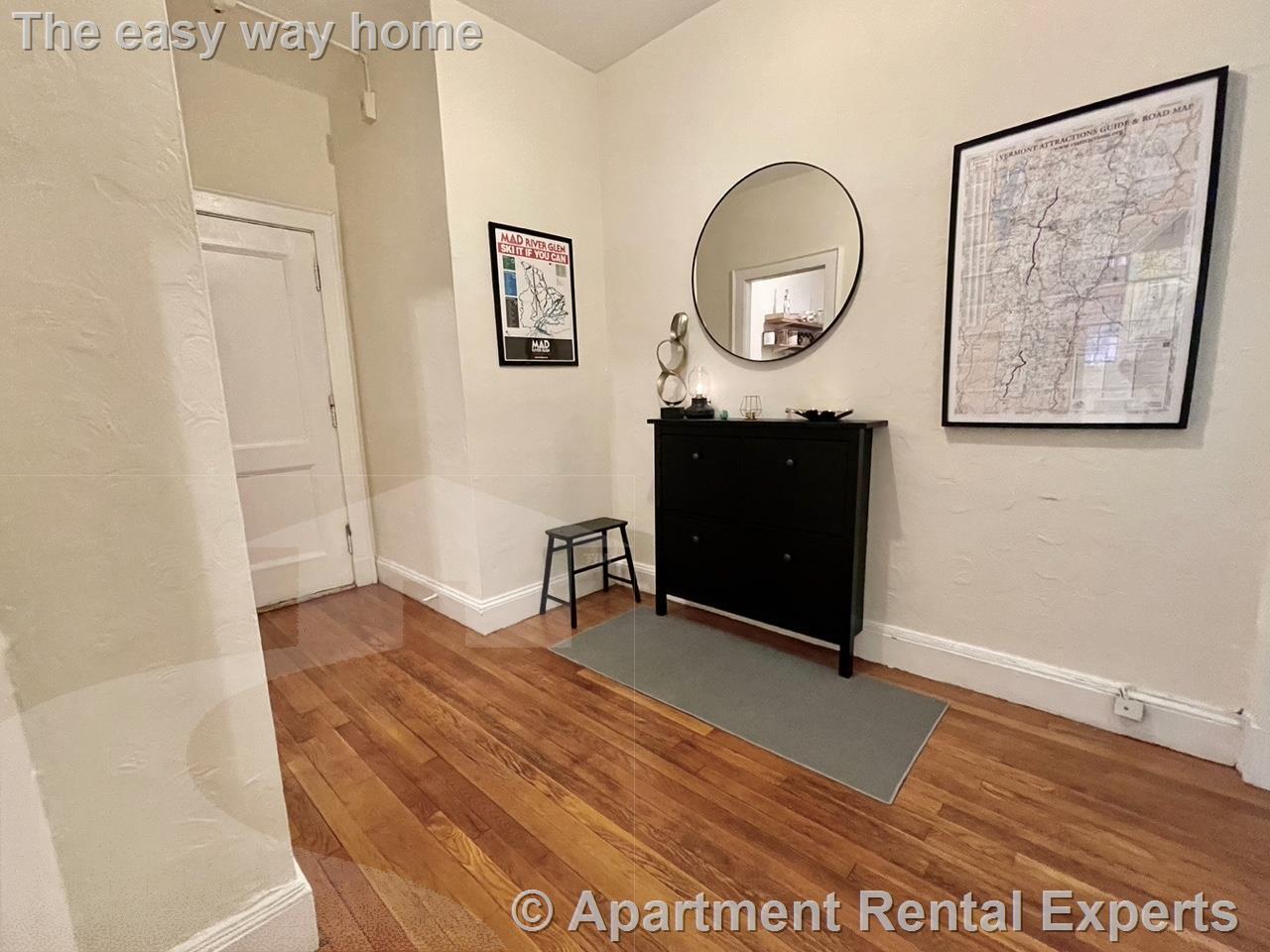 Building Photo - 73 Martin St