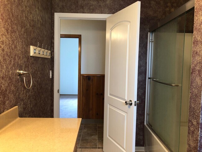 Building Photo - 1980 Sultana Dr