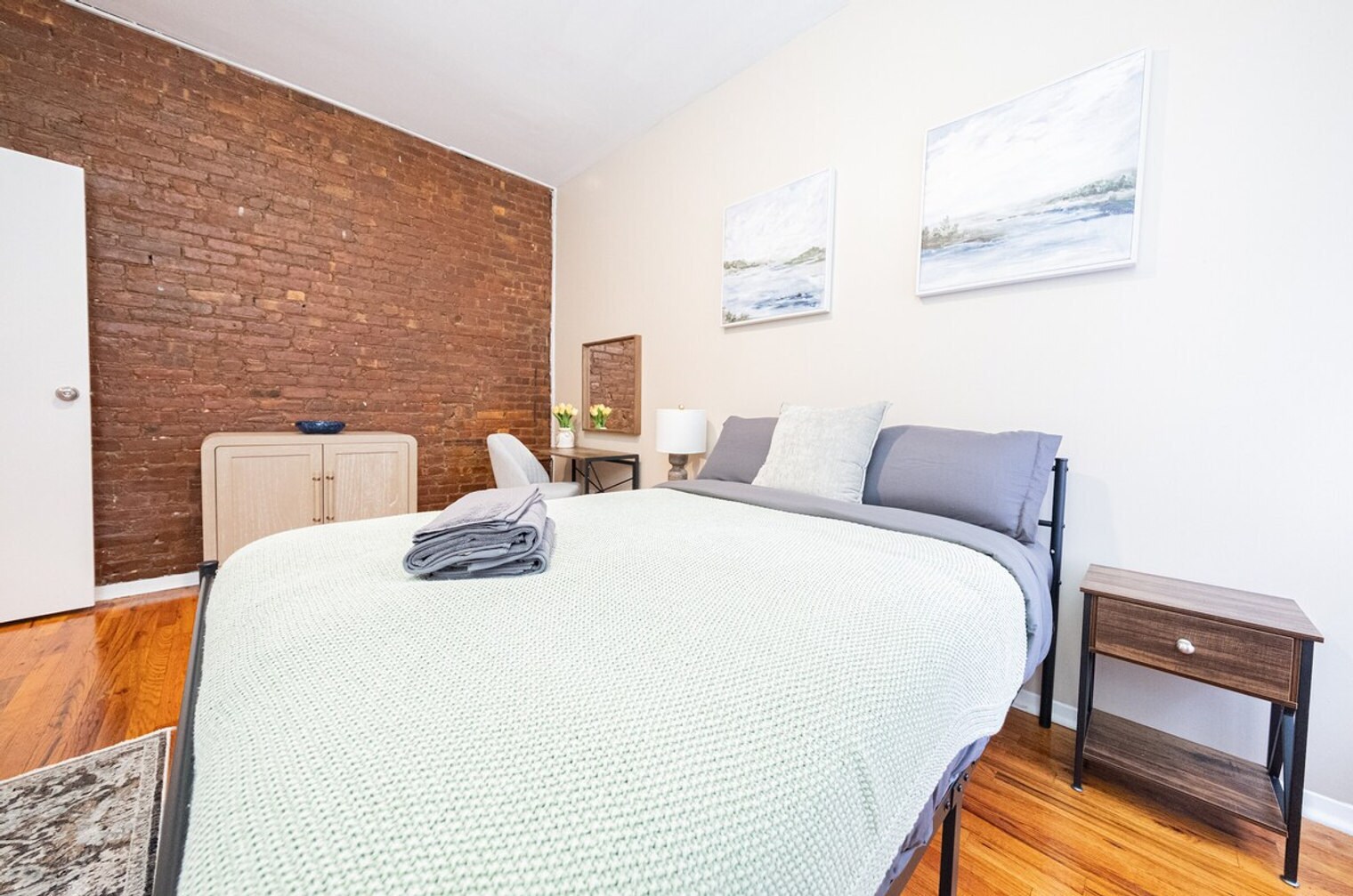 Building Photo - 142 Riverside Dr