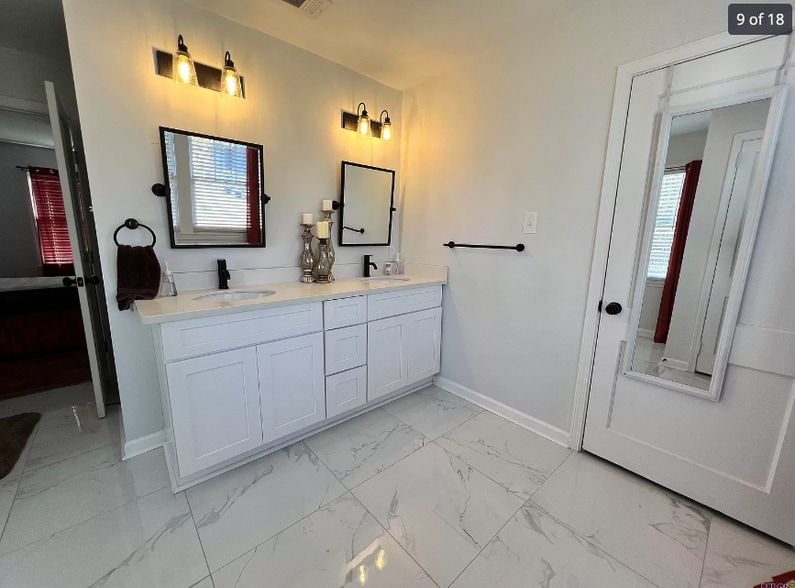 Building Photo - 911 S 12th St