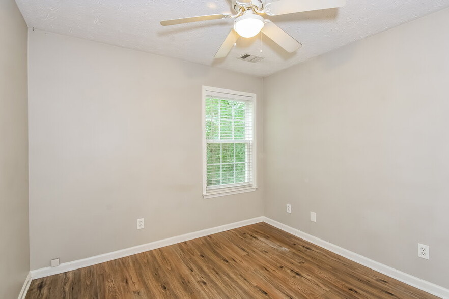 Building Photo - 632 Spanish Oak Dr