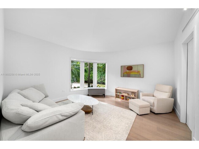 Building Photo - 111 5th Dilido Terrace