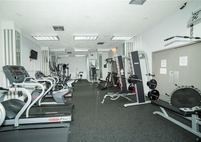 Building Photo - 250 174th St