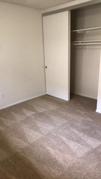 Building Photo - 2231 E Lenita Ln