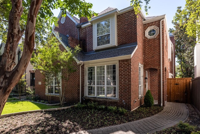 Building Photo - 3451 Binkley Ave