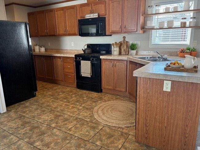 Building Photo - 2131 Windover Dr