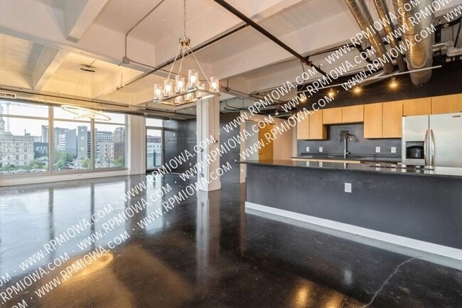 Primary Photo - 120 SW 5th St