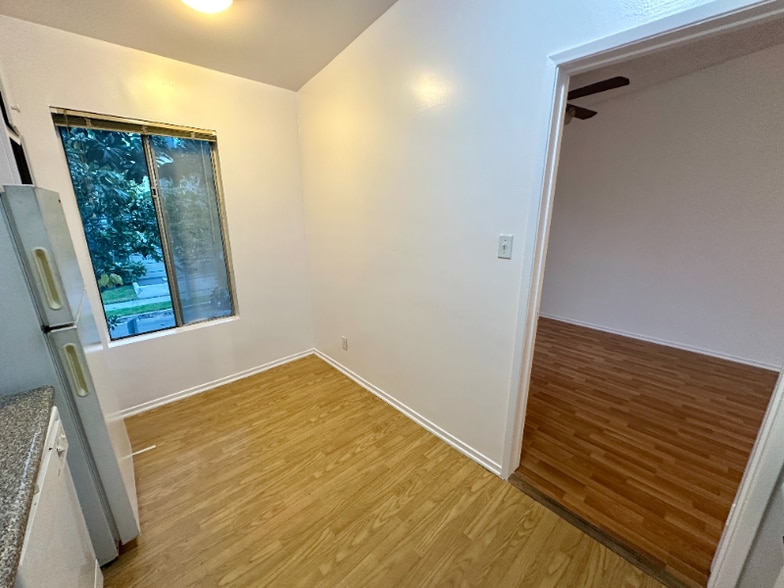 Building Photo - 10676 Missouri Ave