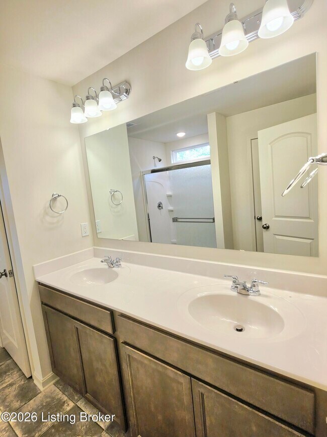 Building Photo - 4609 Golden Eagle Dr
