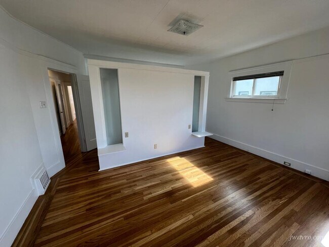 Building Photo - 230 Santa Ana Ave