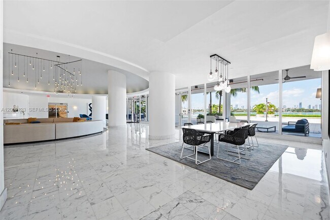 Building Photo - 1000 West Ave