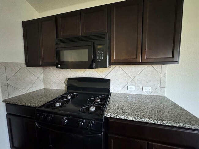 Building Photo - 376 Musgrav