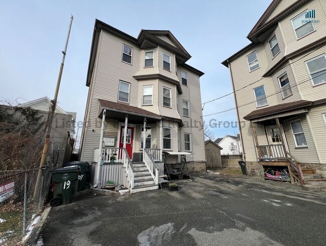 Building Photo - 19 Malvey St