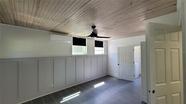 Building Photo - 620 NW 35th St