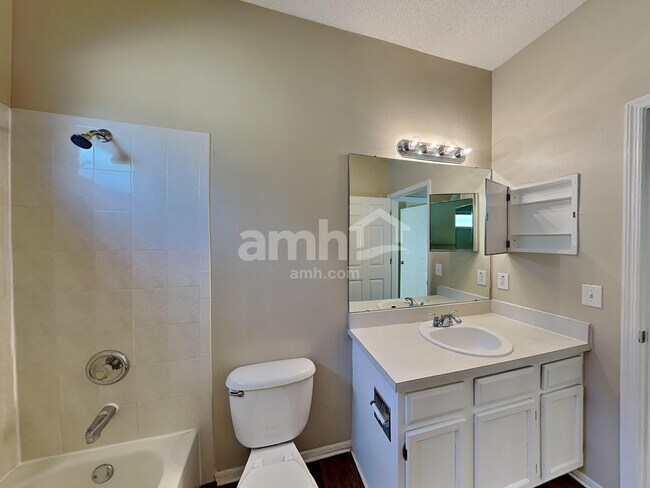 Building Photo - 503 Greg St