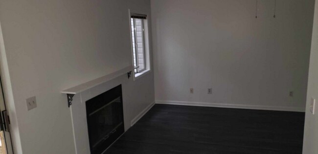 Building Photo - 155 Candlebrook Dr