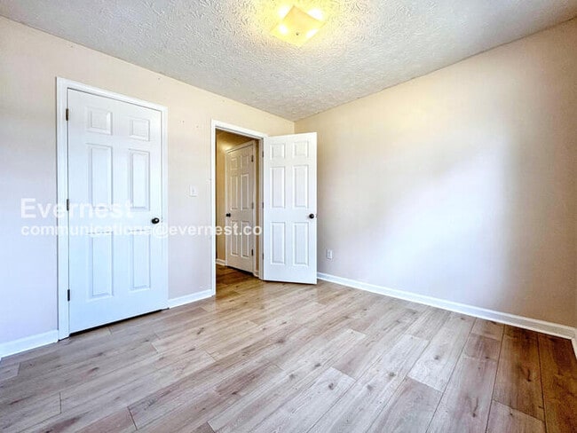 Building Photo - 567 Marshall Fuller Rd