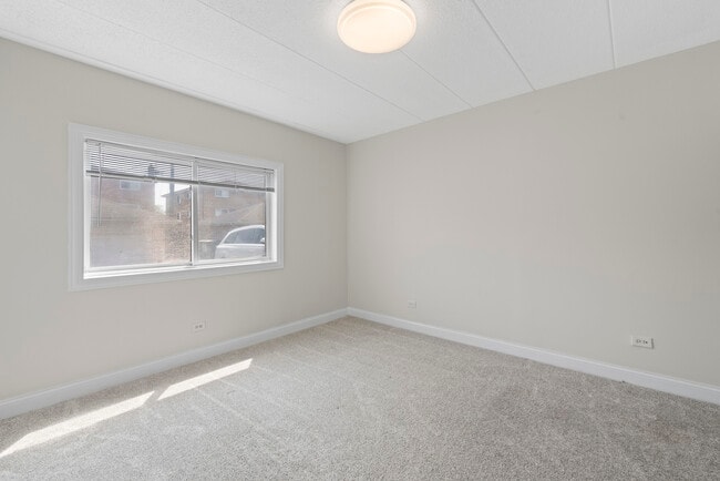 Building Photo - 9431 S 79th Ave