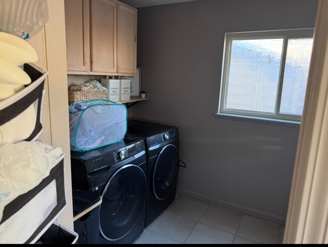 Building Photo - 6437 Dawn Dr