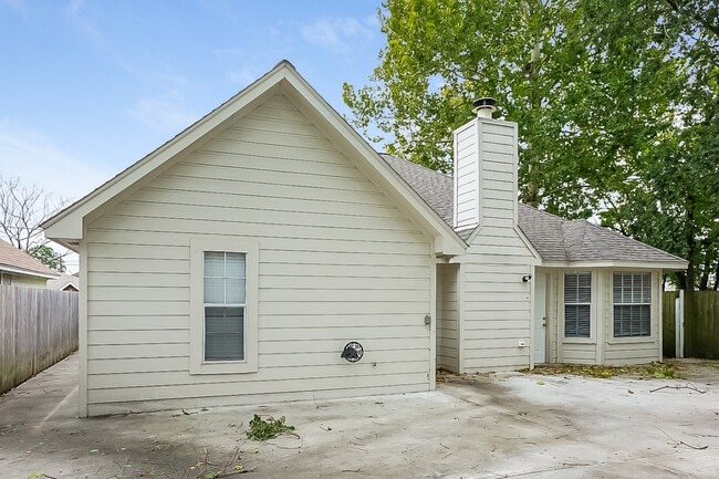 Building Photo - 1226 Dutch St