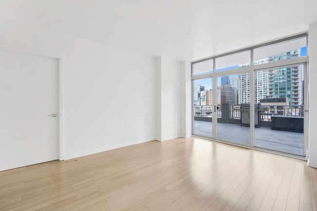 Building Photo - 600 N Dearborn St