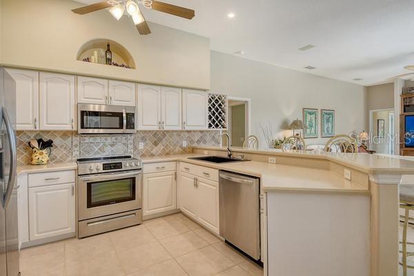 Building Photo - 9477 Cedar Ridge Ln