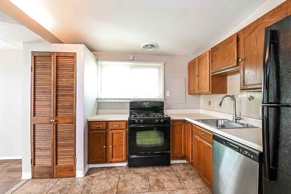 Building Photo - 790 Pebble Ln