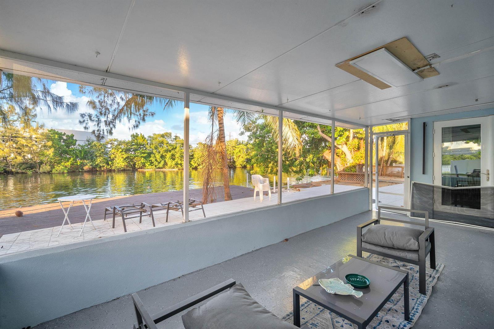 Building Photo - 4400 SW 37th Ave