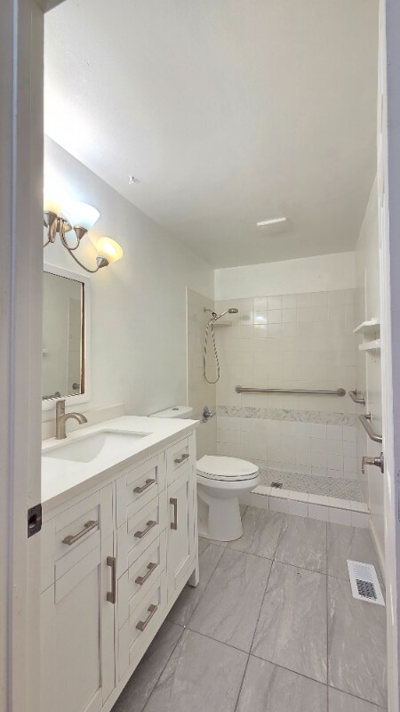 Building Photo - 2307 Tulane St