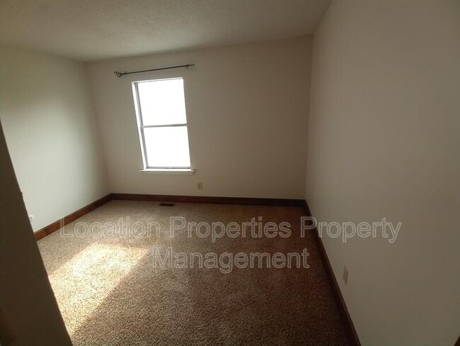 Building Photo - 104 Glenview Dr