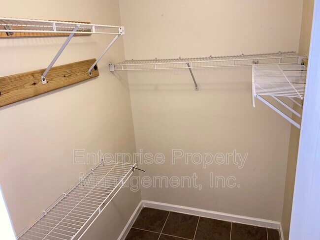 Building Photo - 7125 Showboat Ln
