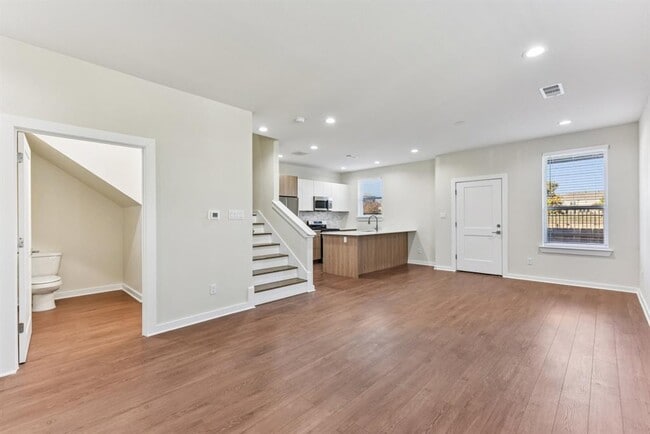 Building Photo - 17012 Marsh Wren Pass