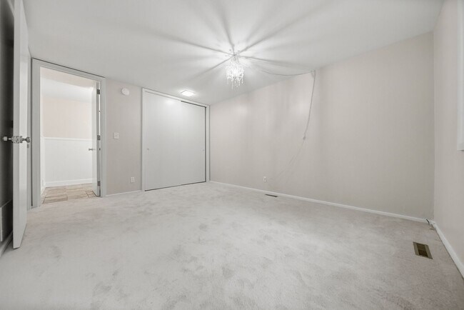 Building Photo - 330 3rd St NW