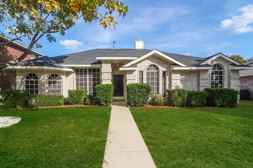 Primary Photo - 1528 Warwick Dr